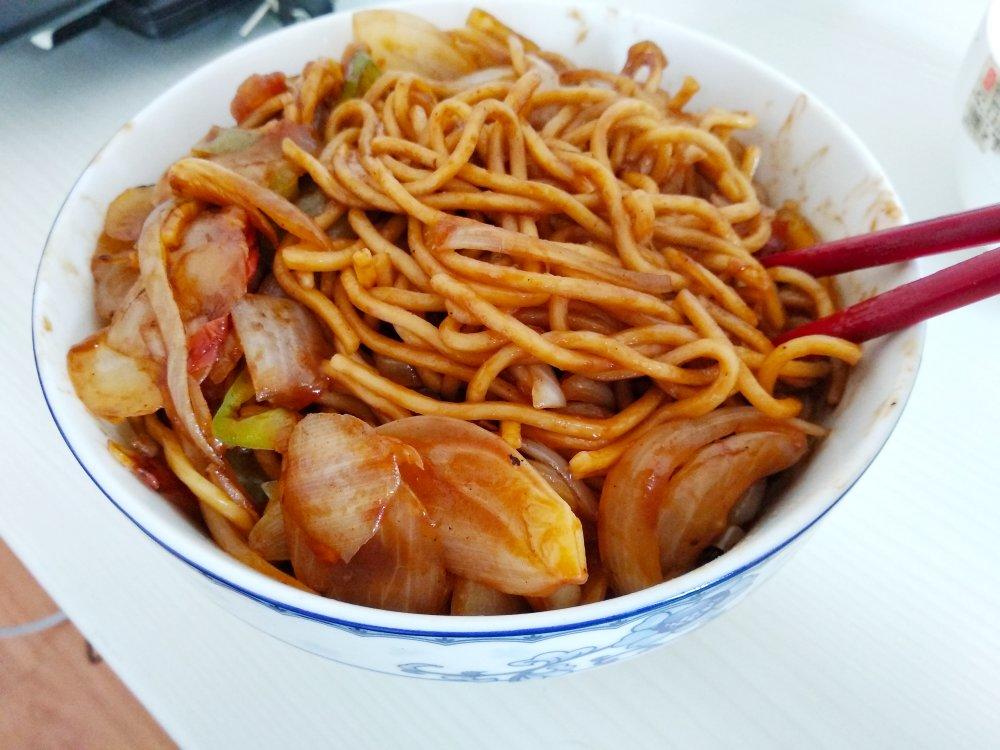 黑椒牛柳炒意面
