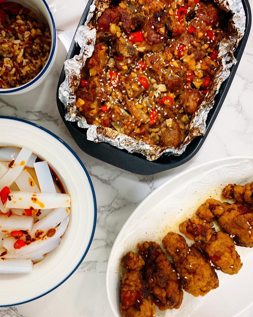 蜜制蒜香烤排骨