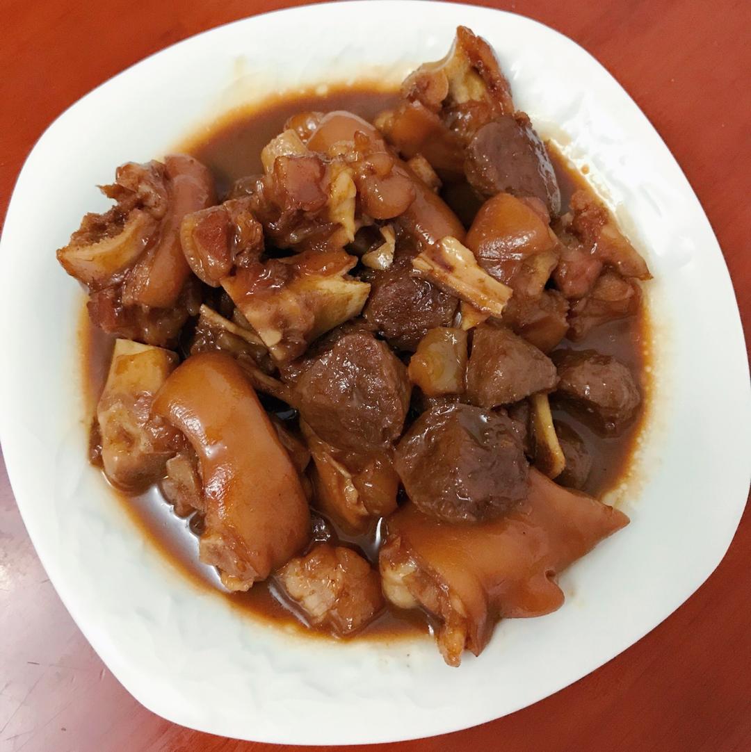 美味的家常菜：红烧猪蹄
