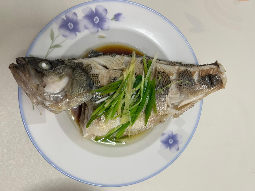 10分钟做 清蒸鲈鱼 （附切鱼图解）