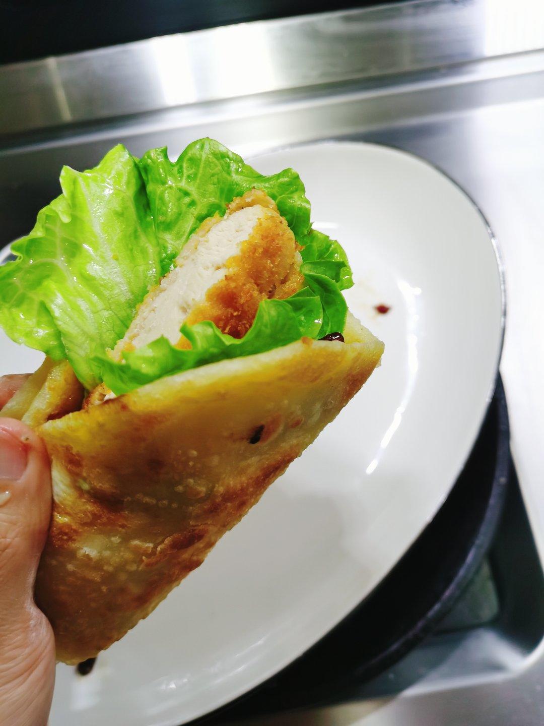 早餐摊的鸡蛋灌饼很好吃？不，我自己做的鸡蛋灌饼更好吃！