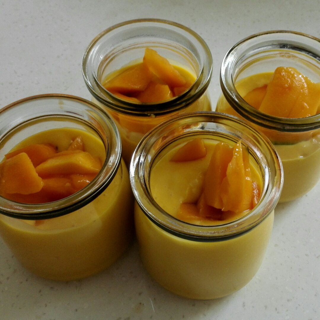 正红花油做的芒果布丁