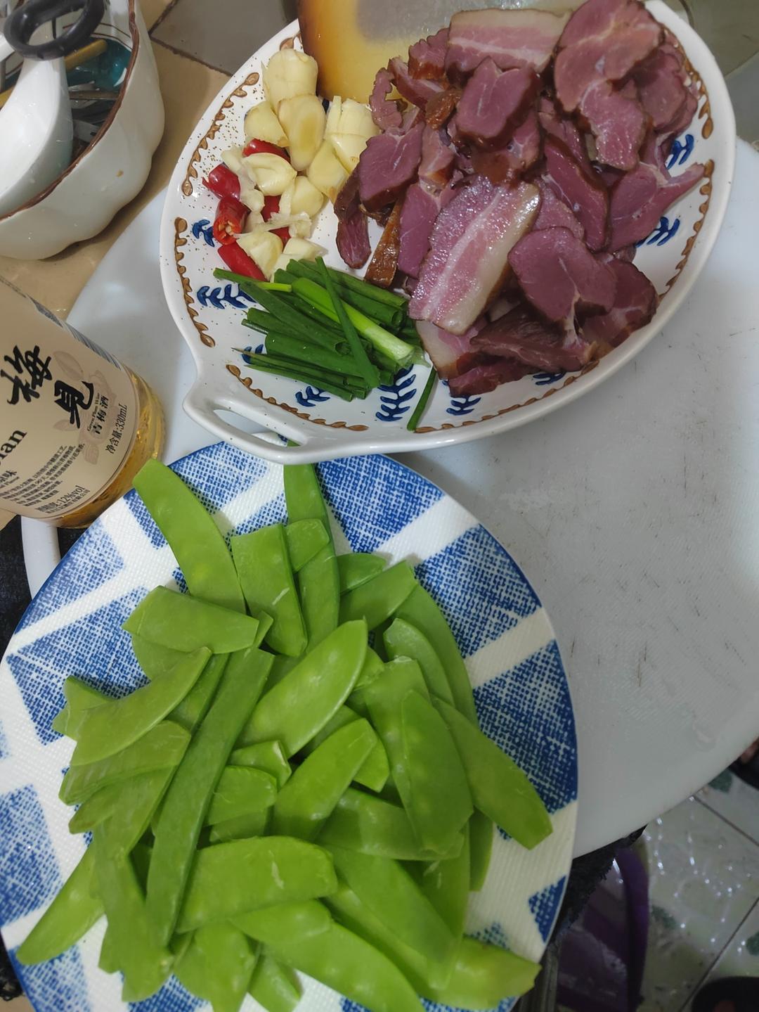 荷兰豆炒腊肉