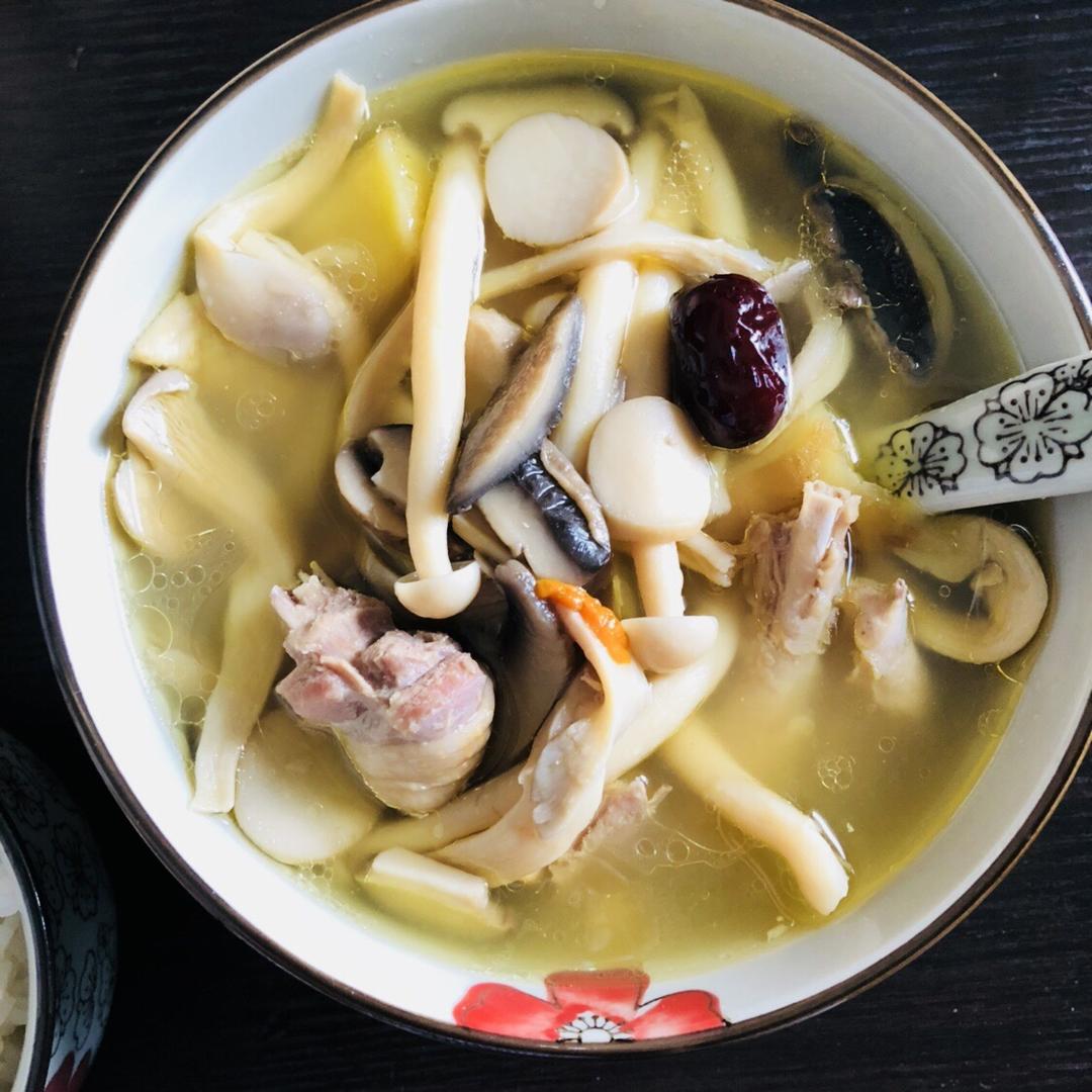 【【山姆厨房】蘑菇炖鸡图片】0王诺诺0_下厨房