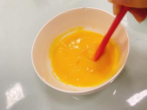 咸蛋黄快手替代品——快速制作咸蛋黄的做法 步骤1