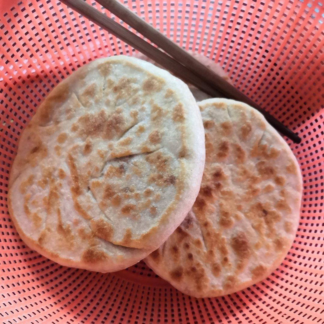 会连续吃八个的萝卜馅饼