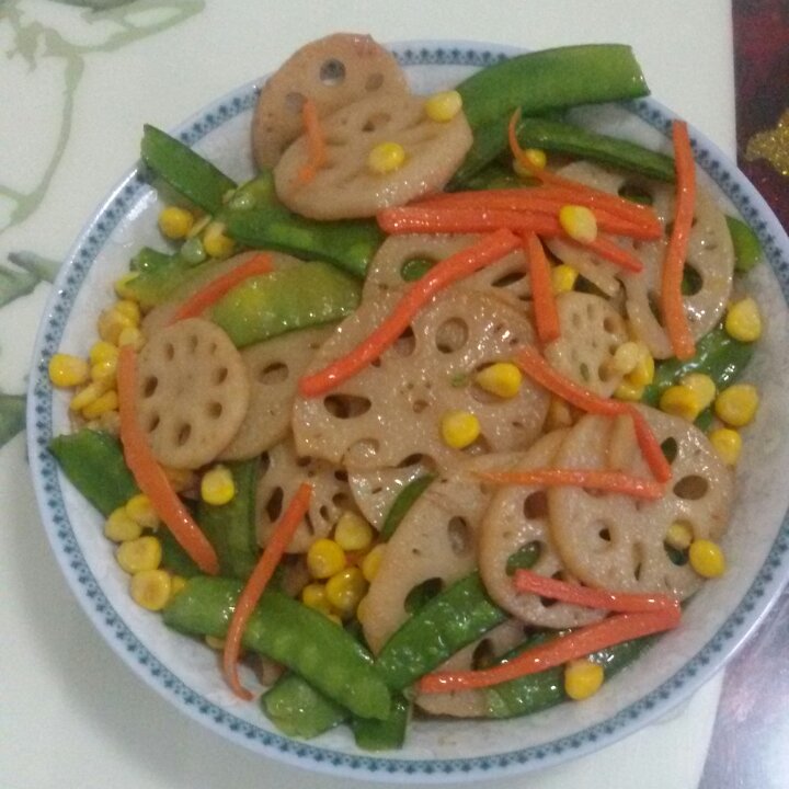 素菜也可以这么美—荷塘小炒