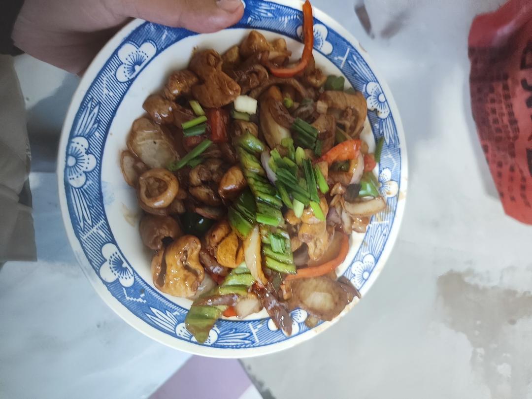 香辣过瘾的爆炒肥肠，这么做巨巨巨下饭！！