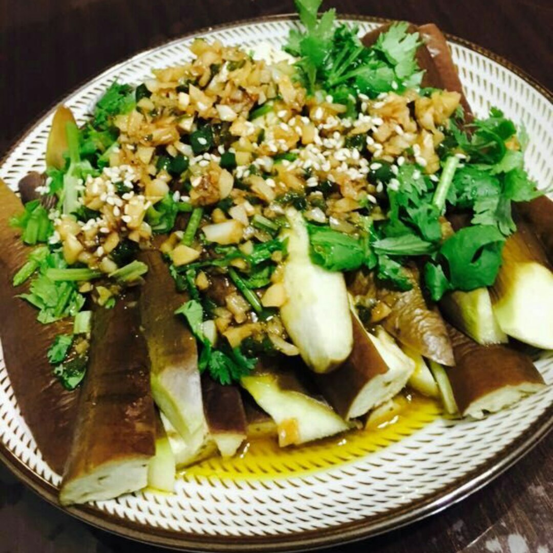 蒜泥拌蒸茄条
