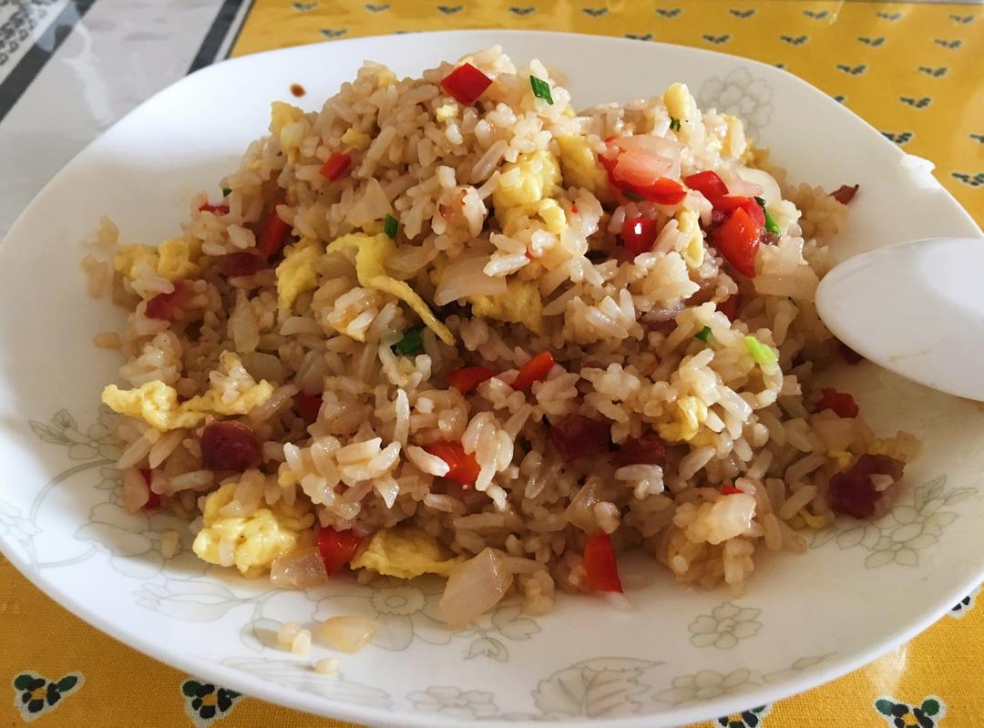 火腿鸡蛋炒饭