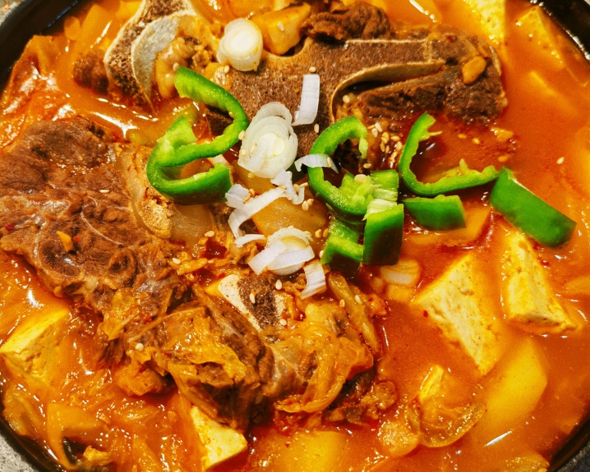 随意版韩式牛脊骨汤的做法