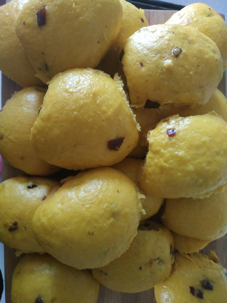 新手也可以--详解如何做出人见人爱、金黄的南瓜馒头