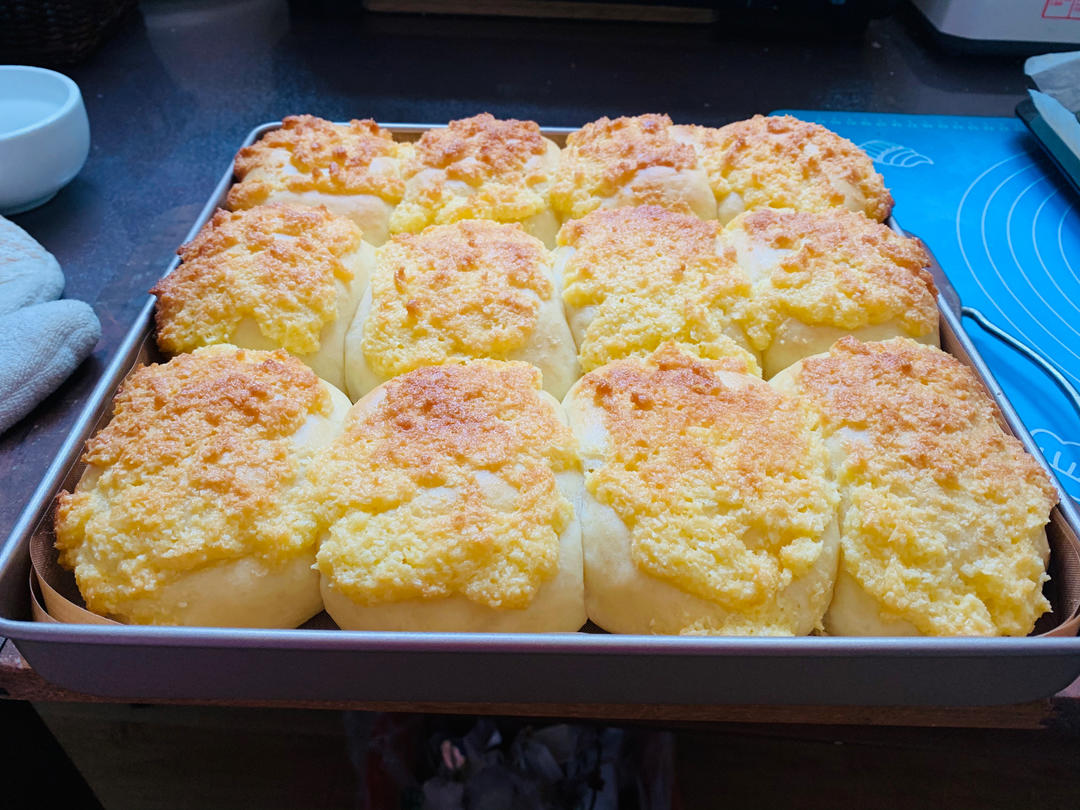 一次发酵同样松软的椰蓉小面包