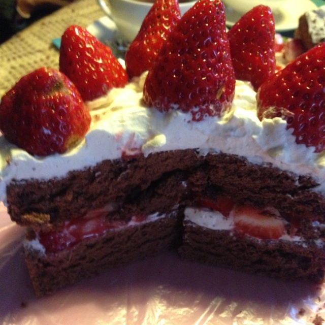 巧克力草莓奶油蛋糕