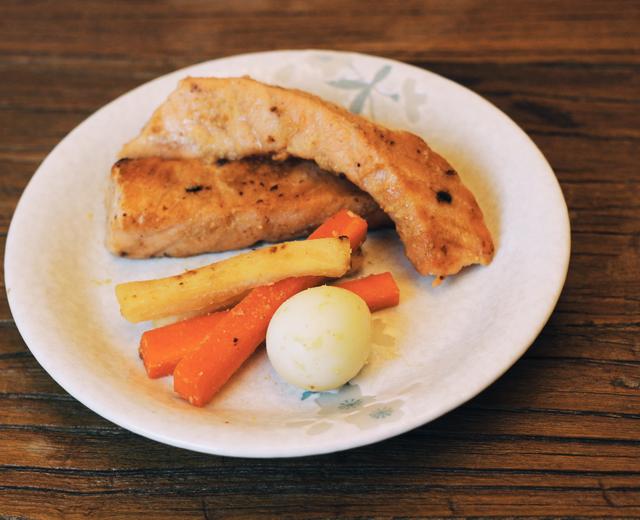 鲑鱼西京烧   蔬菜鹌鹑蛋味噌渍的做法