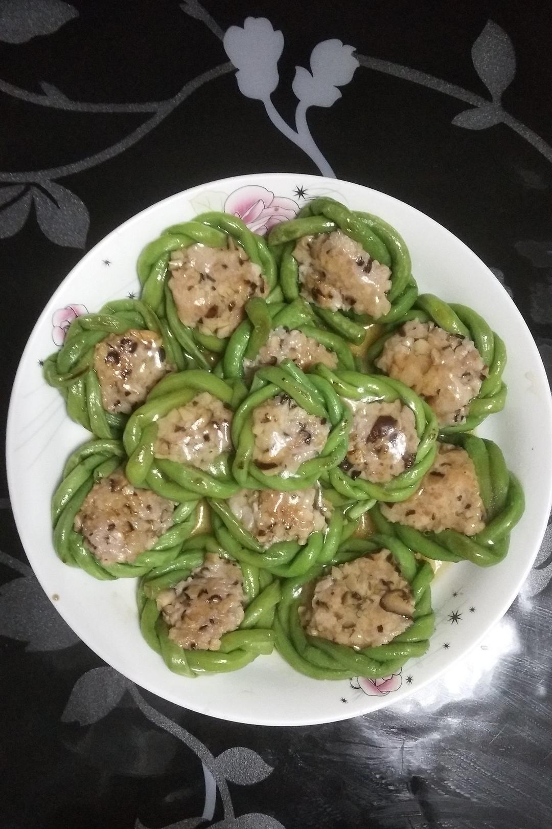 灯泡鱼做的酿豆角