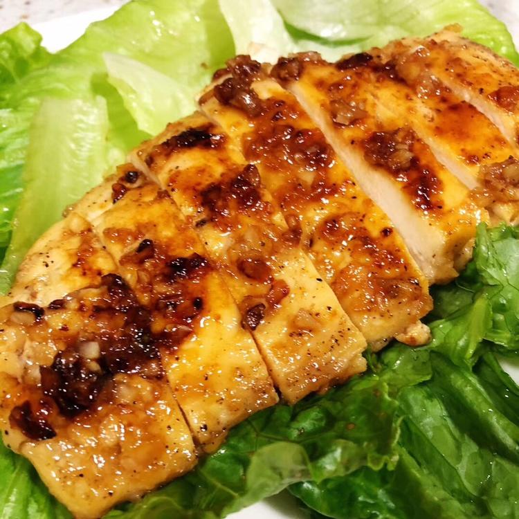 豪妈厨房做的酷炫屌炸天好吃的煎鸡胸肉(香蒜蜂蜜煎鸡胸肉)