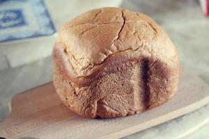 北海道土司。面包机版。（柏翠8550）的做法 步骤1