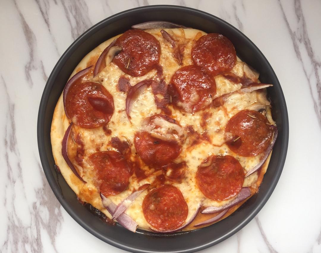 萨拉米薄底披萨 Salami Pizza