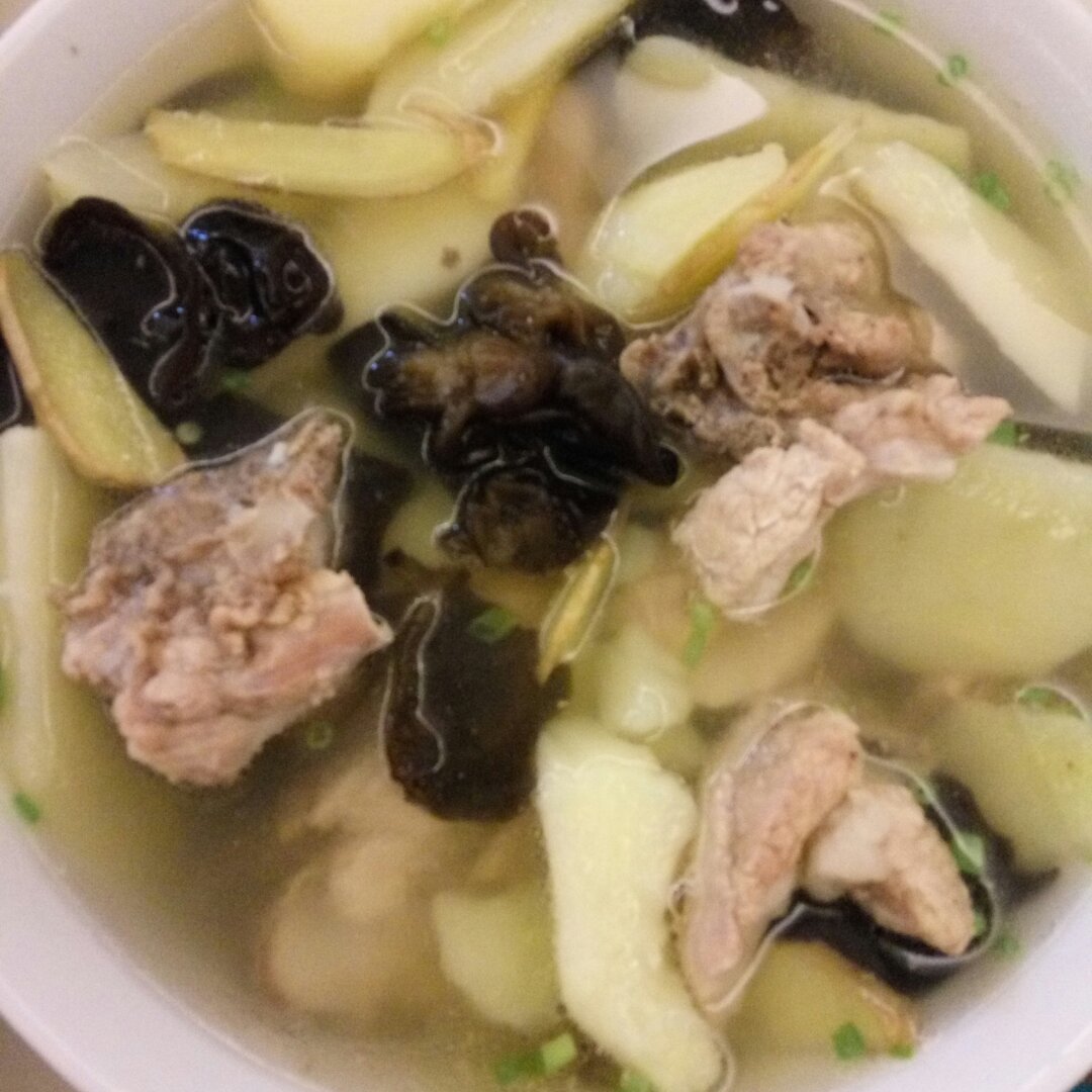 土豆排骨汤