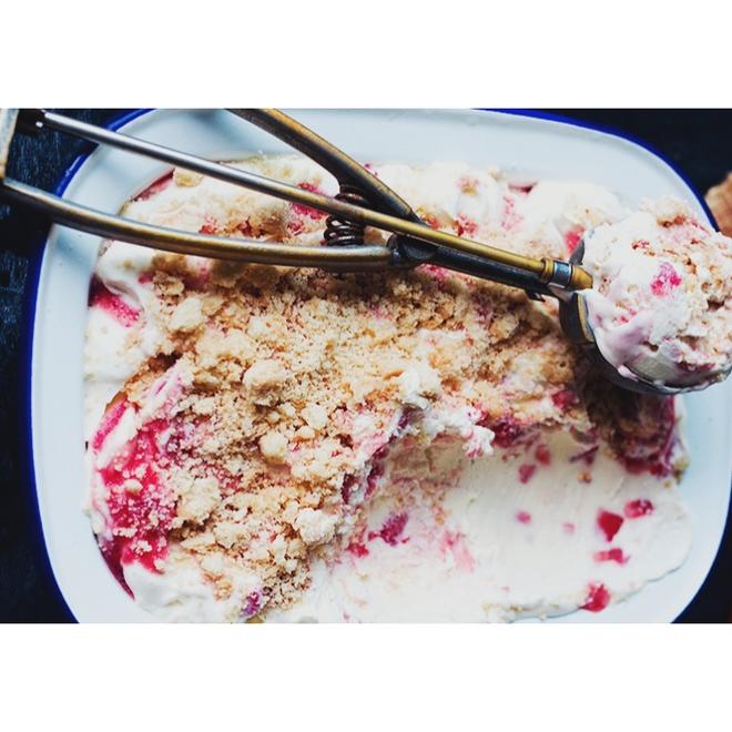 【my little nordic kitchen】树莓饼干碎冰淇淋的做法