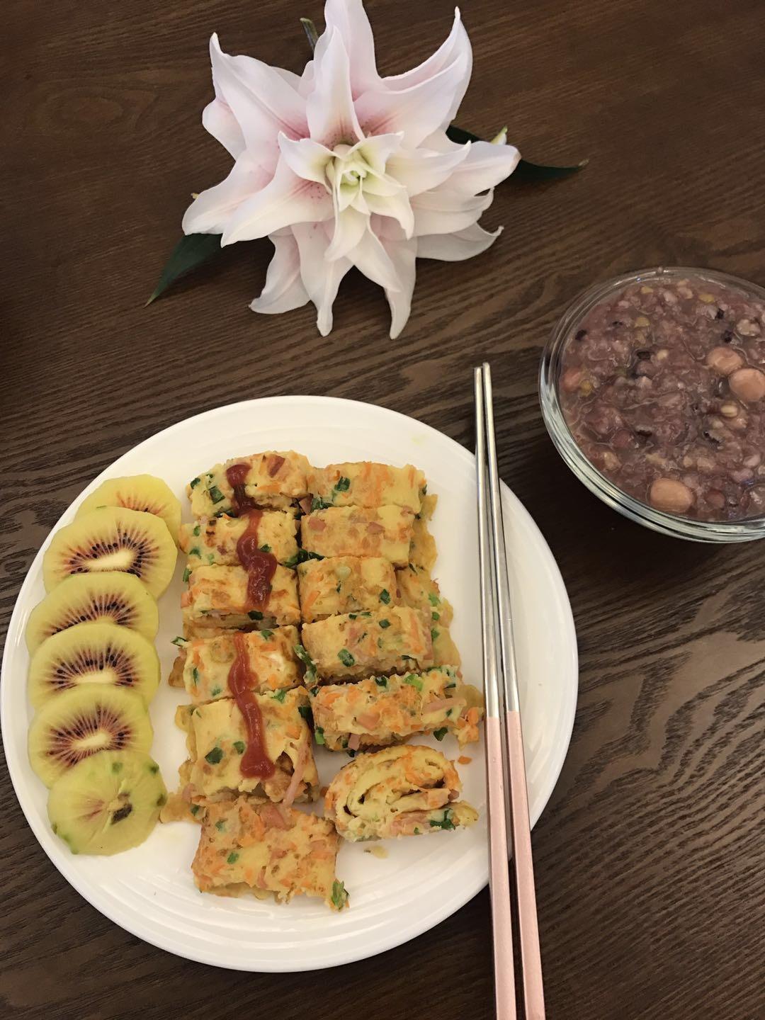 火腿肠葱花鸡蛋饼