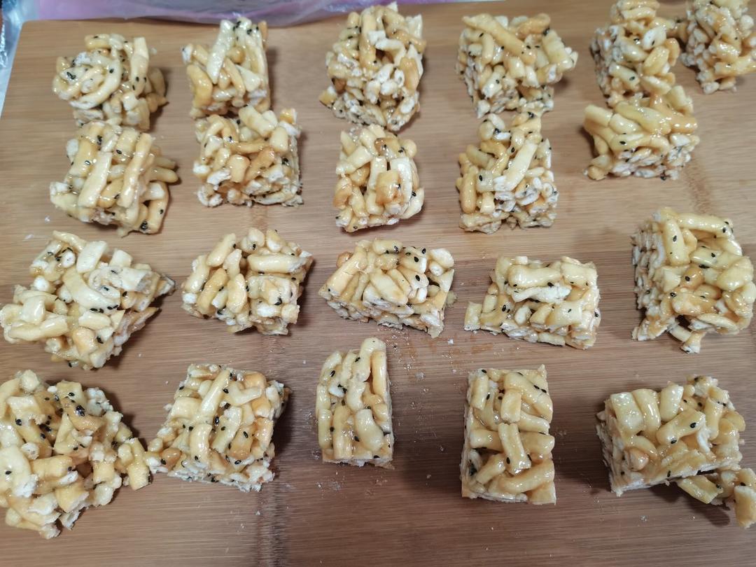 （视频食谱）自制沙琪玛／萨其马