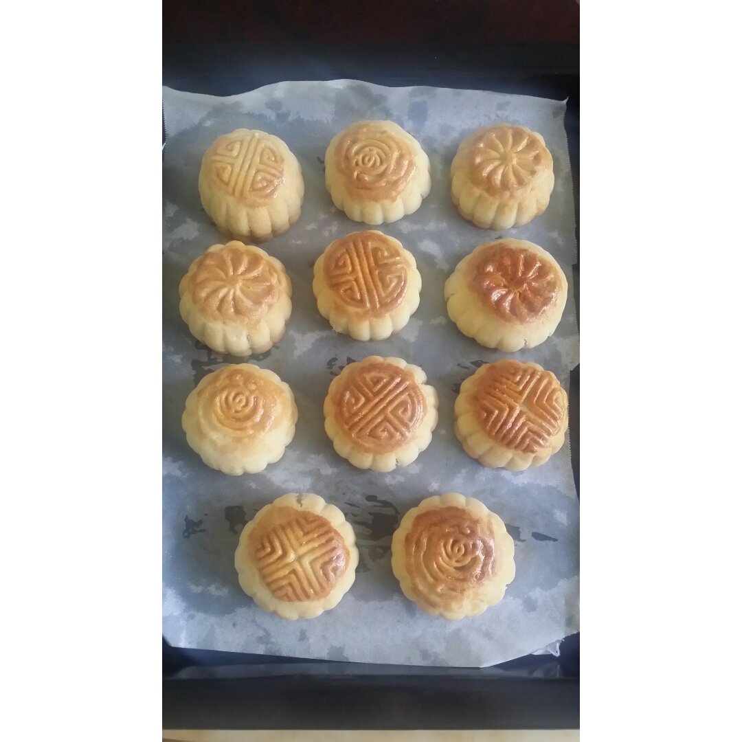 广式月饼—蛋黄莲蓉月饼