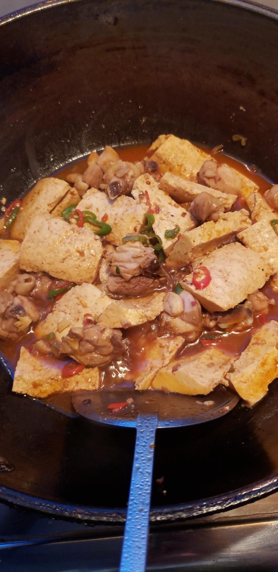 鸡块炖豆腐的做法
