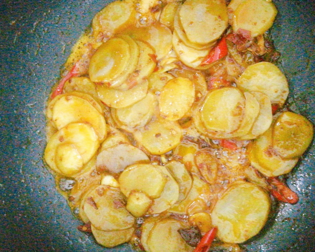 尖椒土豆片的做法 步骤2