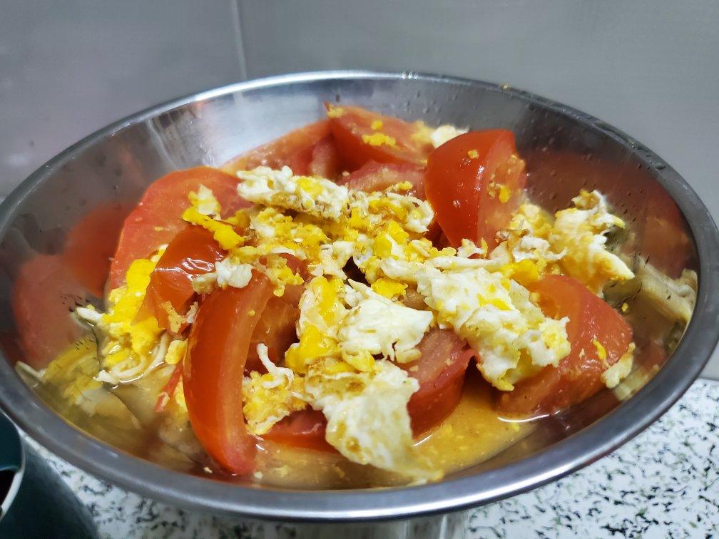 西红柿炒鸡蛋时，多加这一步，鸡蛋香嫩又入味