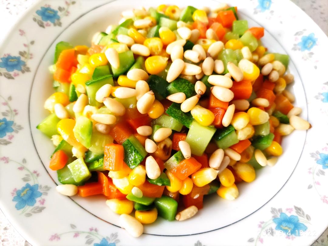 营养素食松仁玉米