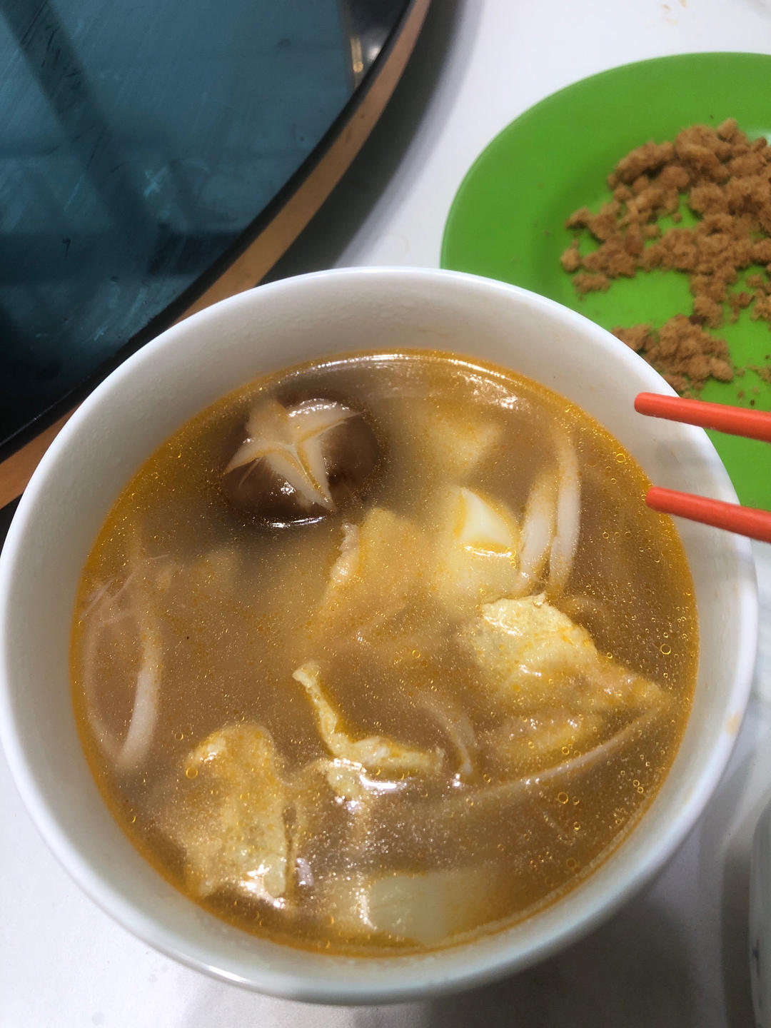 西红柿菌菇豆腐汤