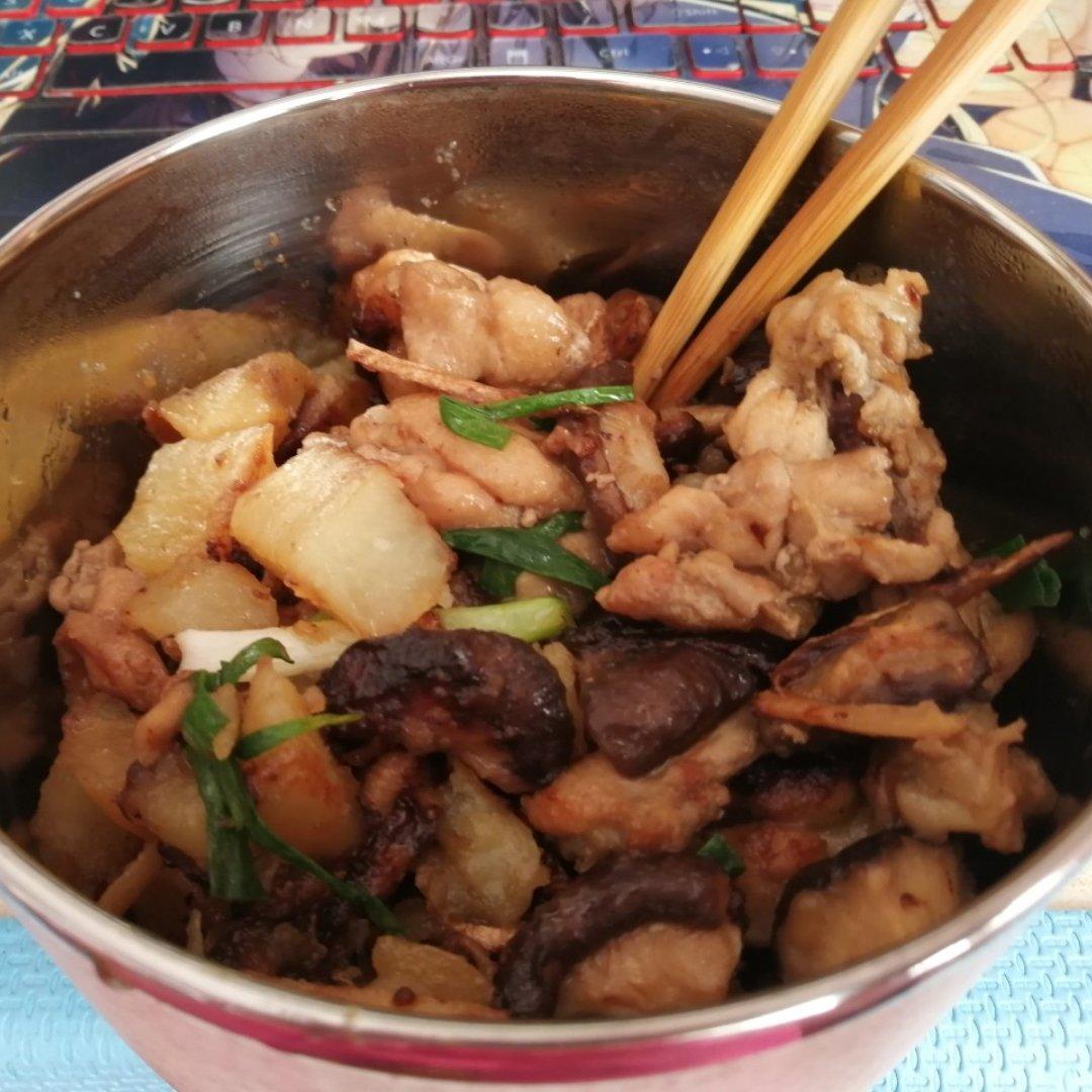 香菇焖鸡