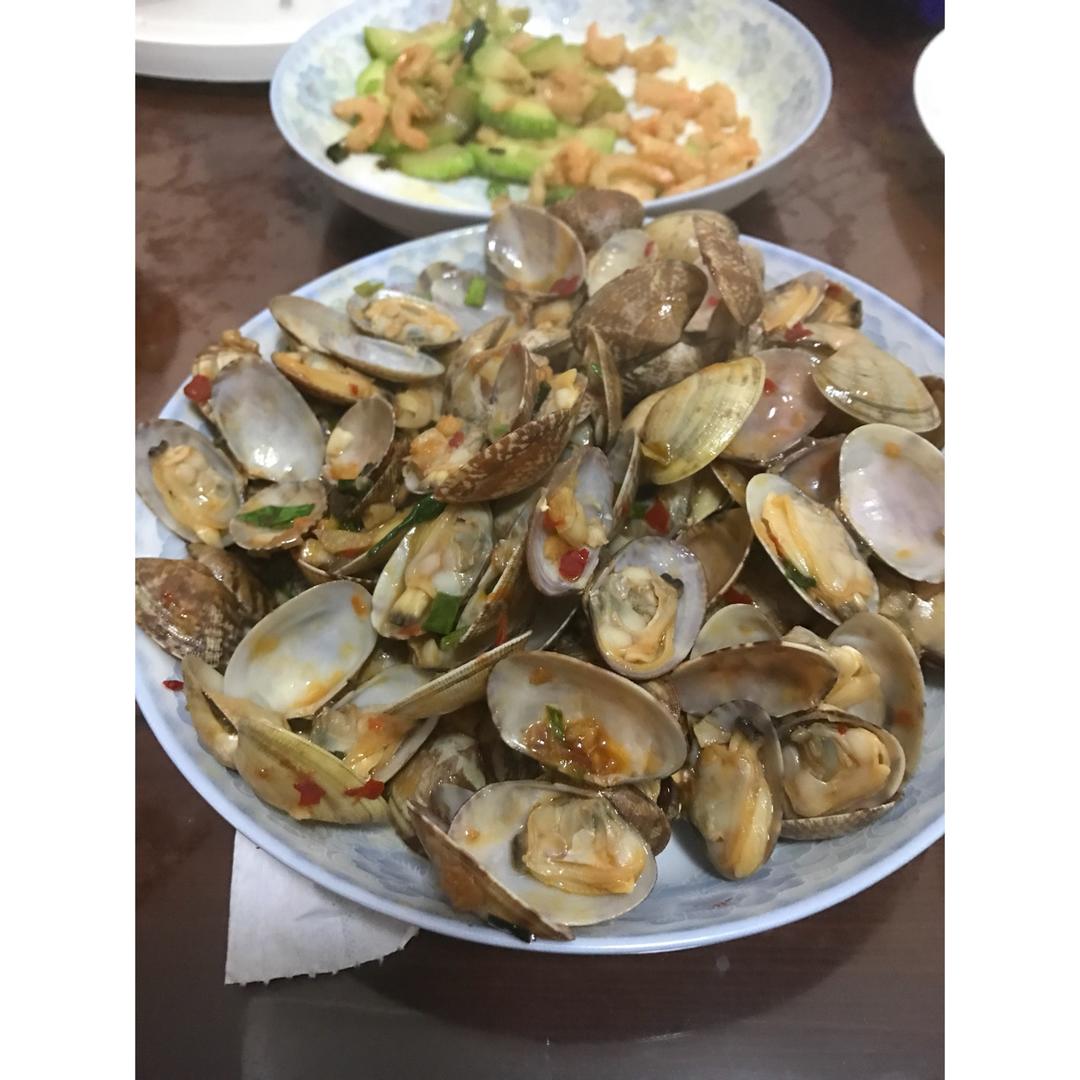 蒜香炒花甲