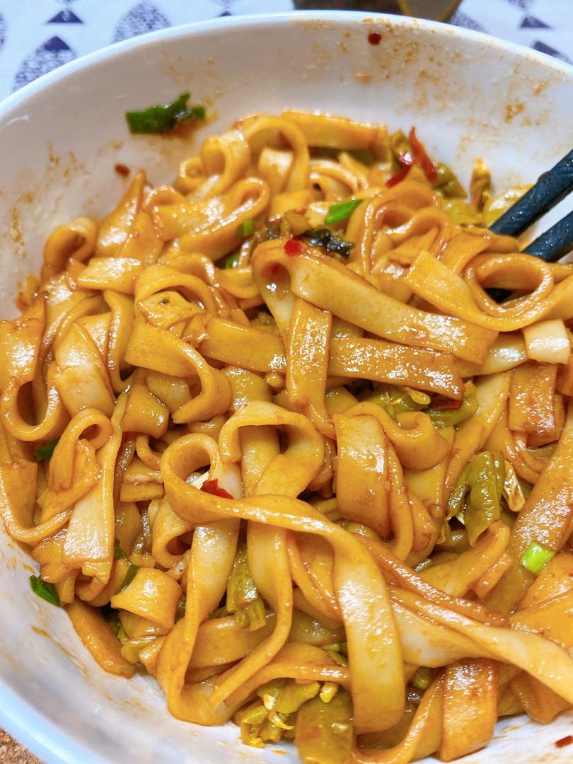 我不是居里夫人请叫我miss睡不醒做的长沙网红小吃—猪油拌粉