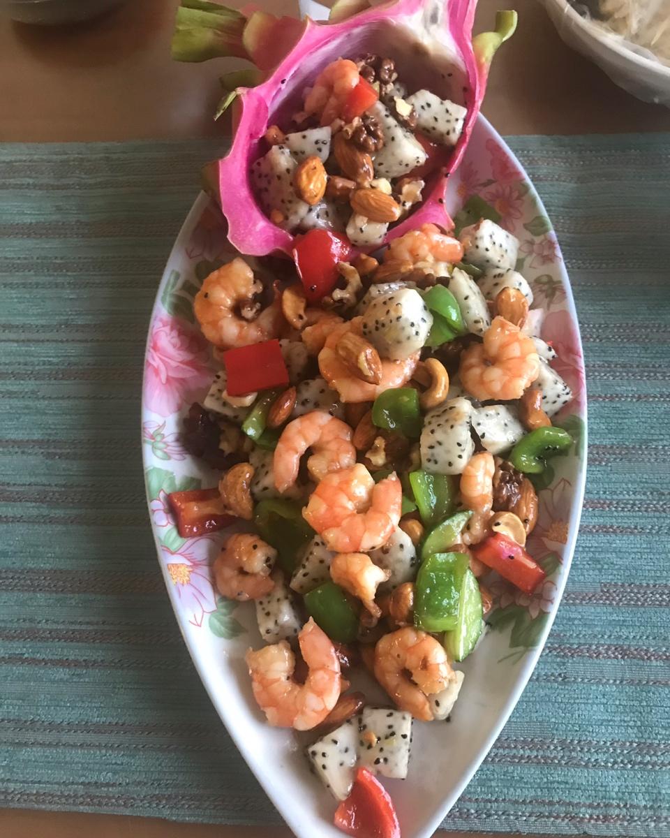 火龙果炒虾仁