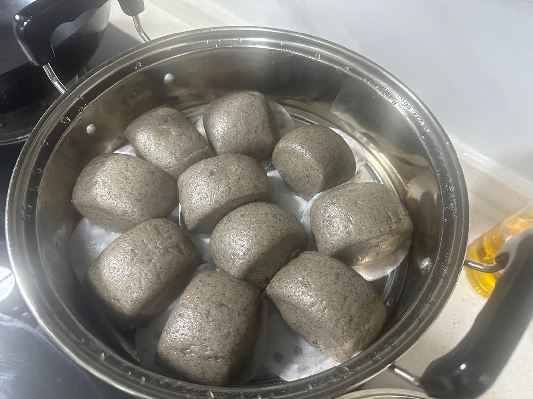 黑芝麻酱馒头