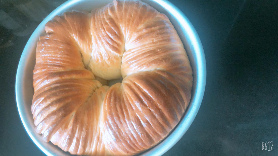 网上超火的毛线球面包~肉松馅料的毛线球面包