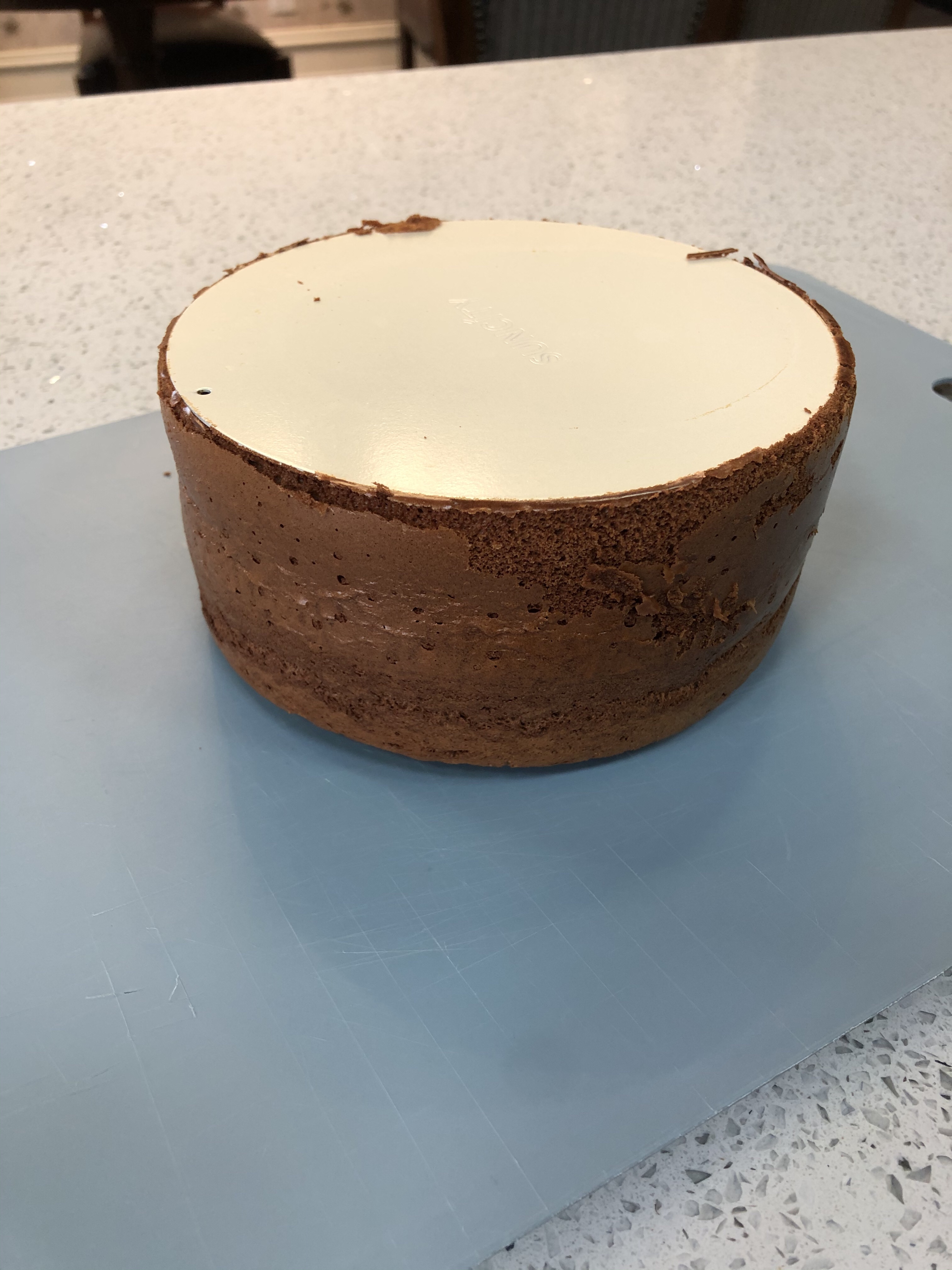 简单好吃的新手巧克力戚风蛋糕（蛋糕胚）6寸的做法 步骤20