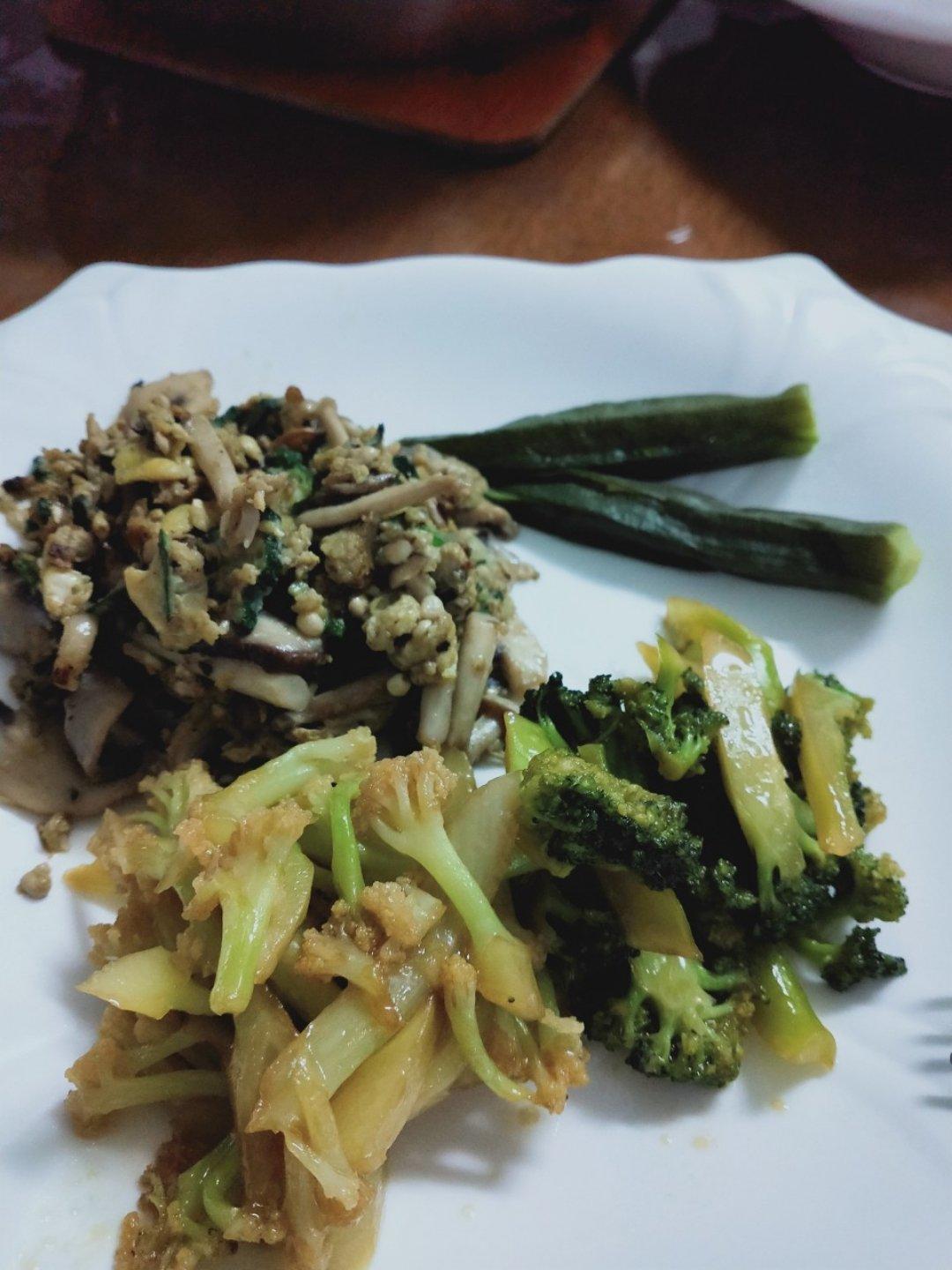 适合减肥吃的清炒菜花（少油少盐）