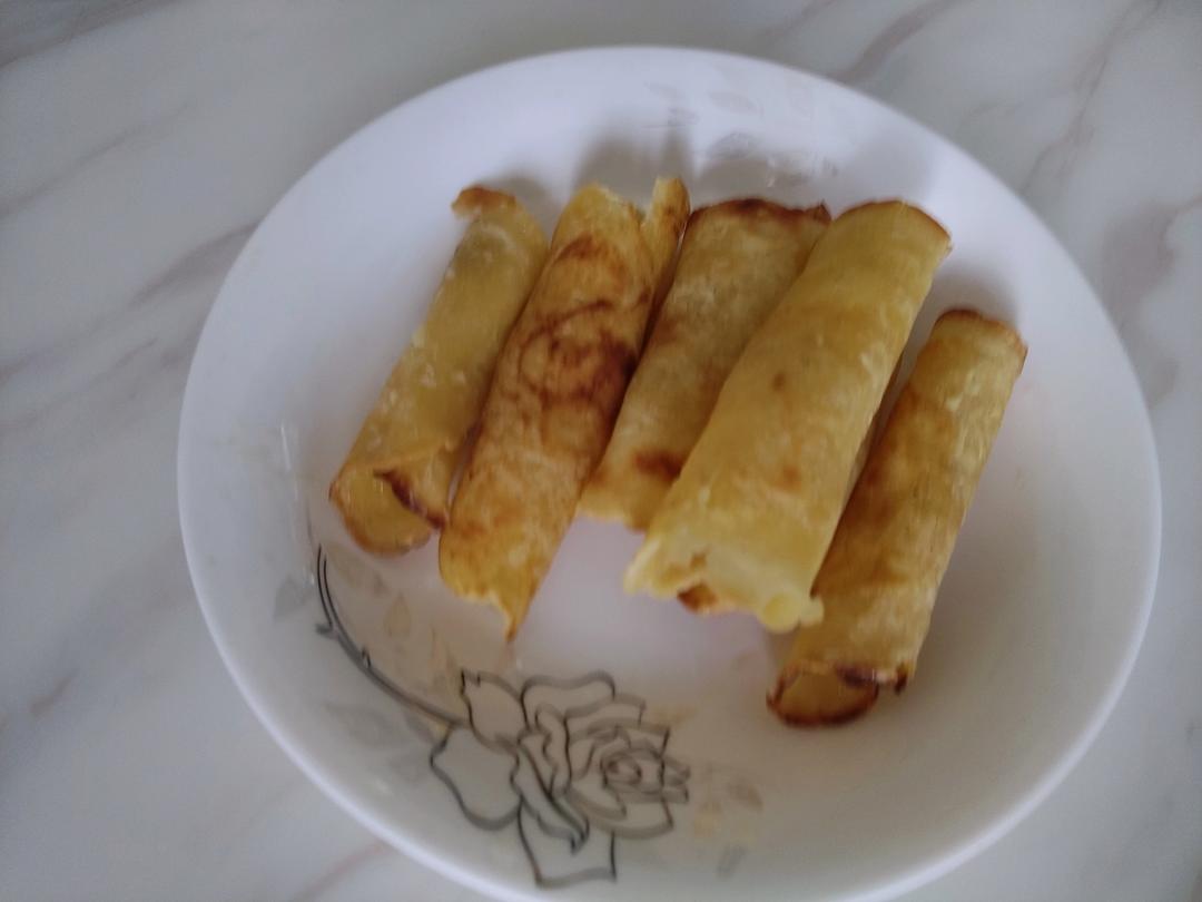 鸡蛋卷，平底锅就能做，酥到掉渣