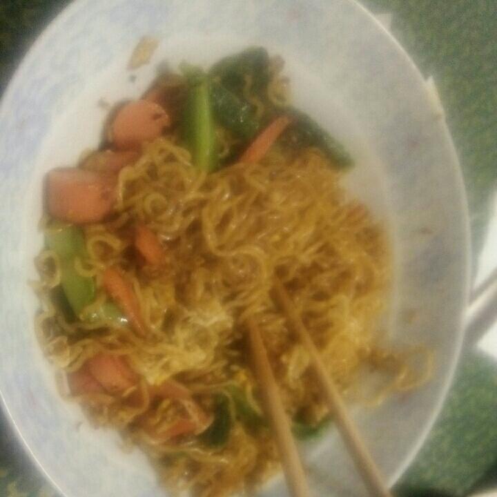 路边摊风味炒方便面