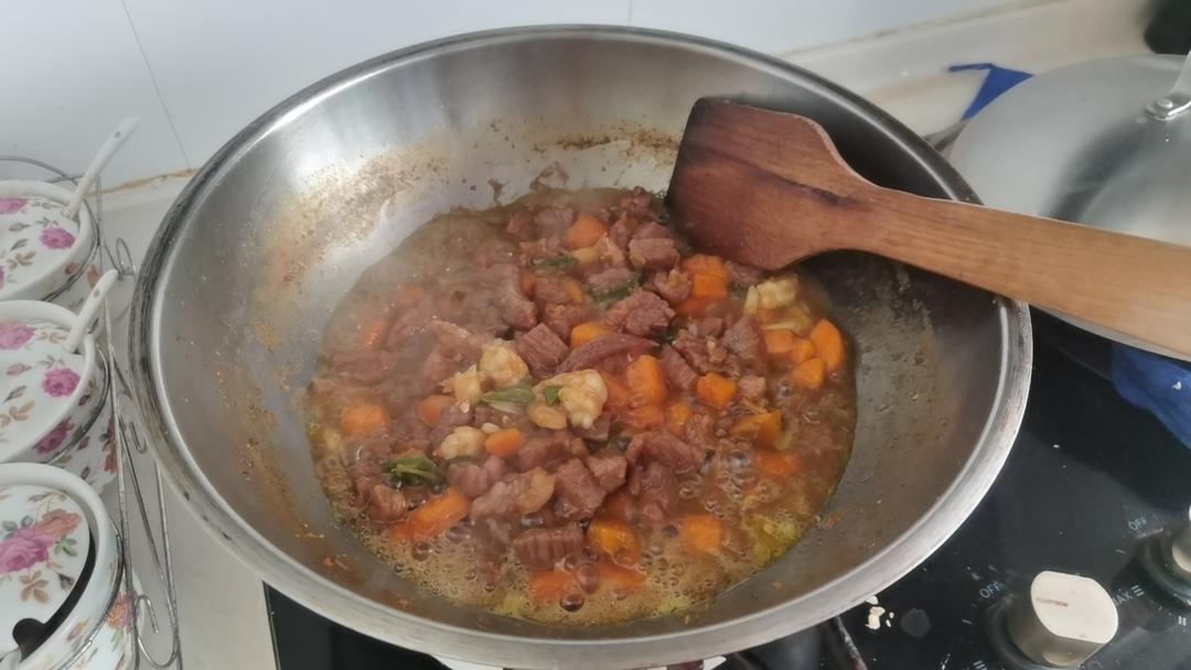胡萝卜炖牛肉