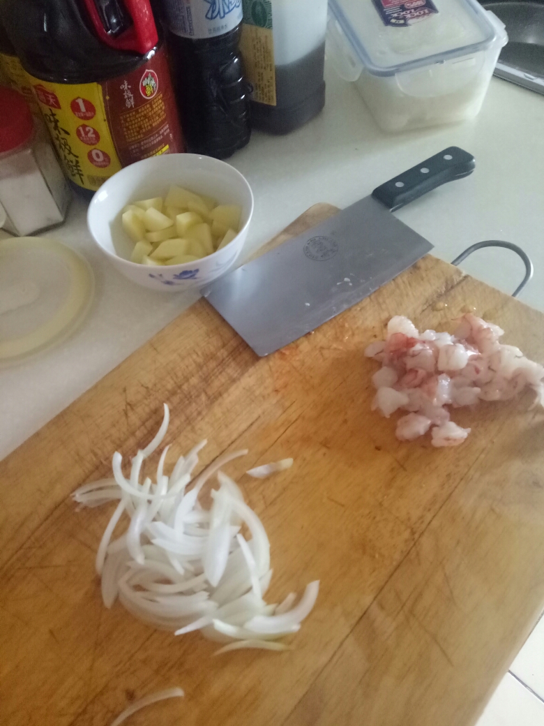 洋葱土豆虾焗饭的做法 步骤1