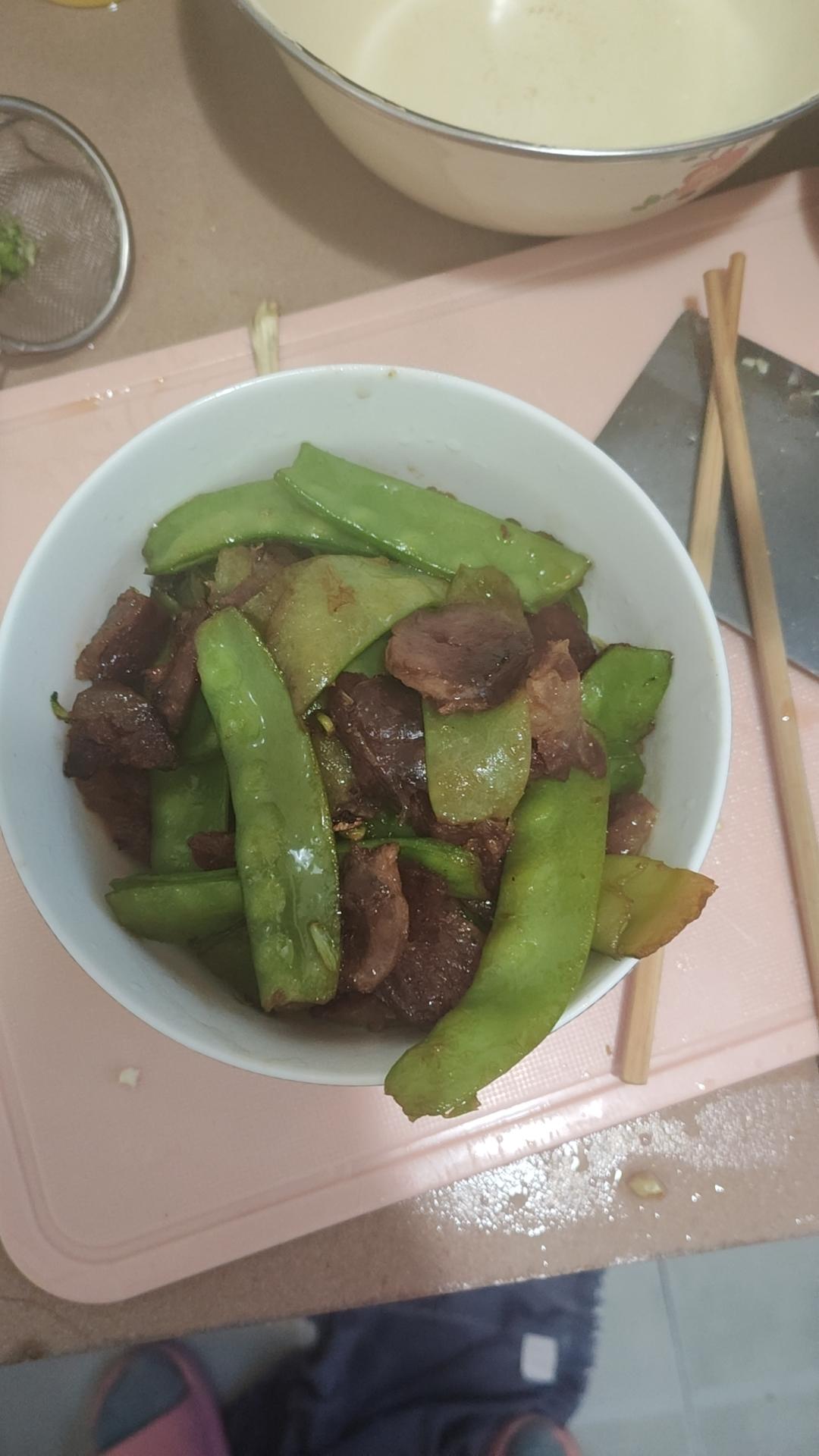 超简单的荷兰豆炒腊肠