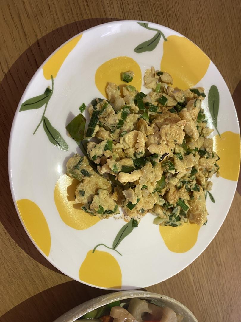毛葱炒鸡蛋（小蒜炒蛋）
