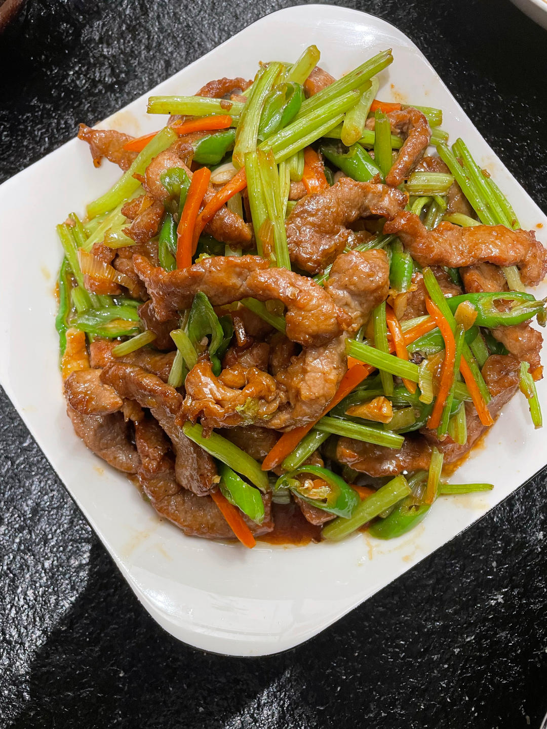 小炒牛肉（肉嫩味香）