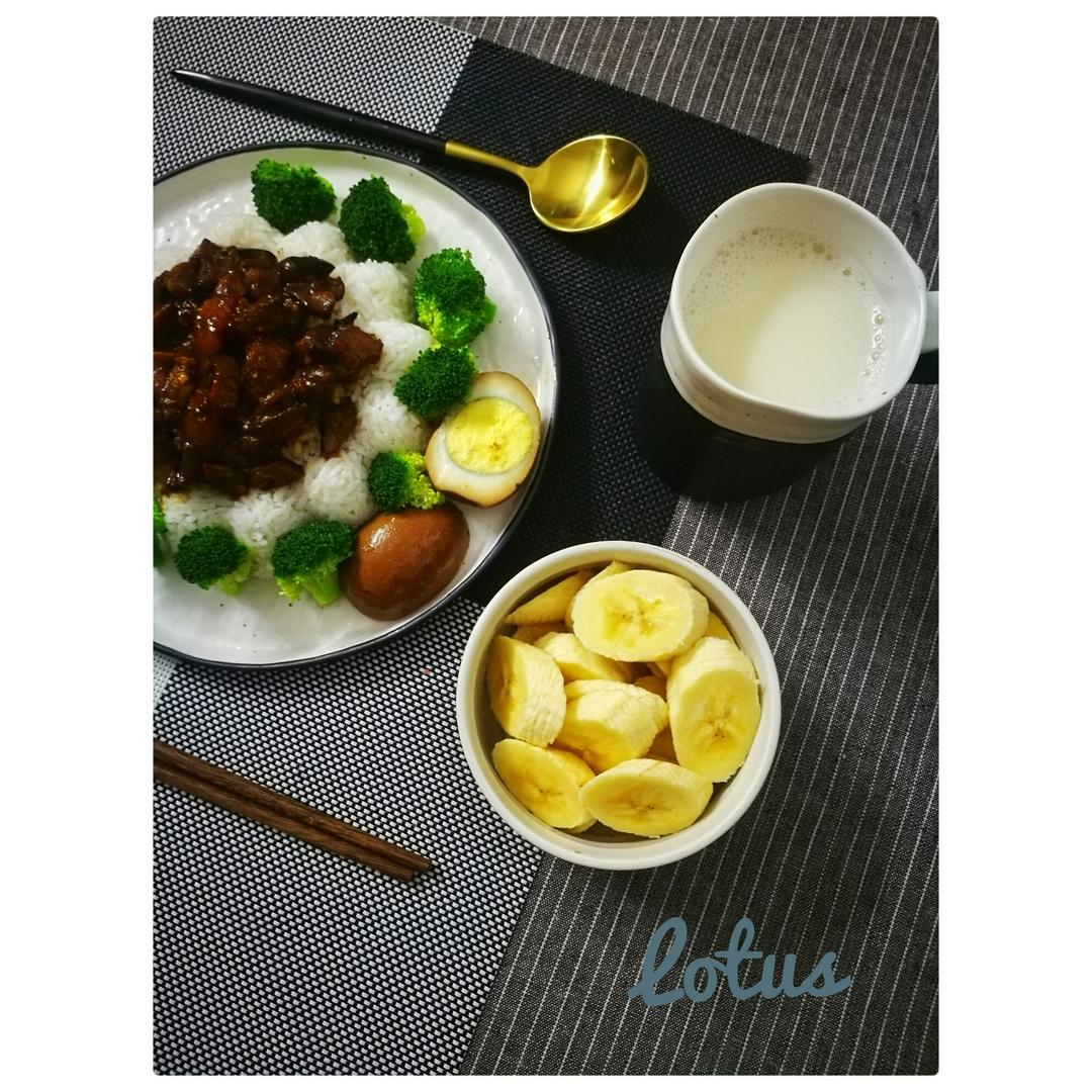 洋葱酥卤肉饭