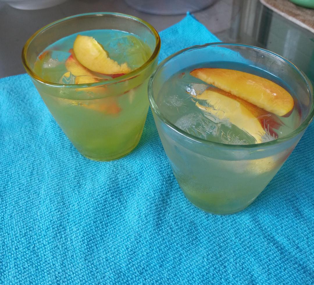 菠萝冰茶 Fruit Ice Tea